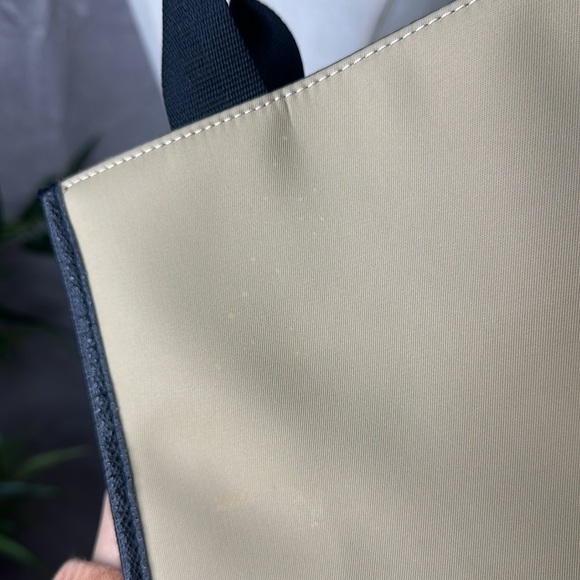 Authentic Burberry handbag 👜 - Picture 12 of 15